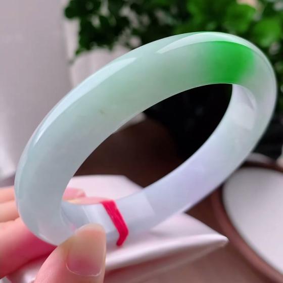 飘阳绿正圈手镯